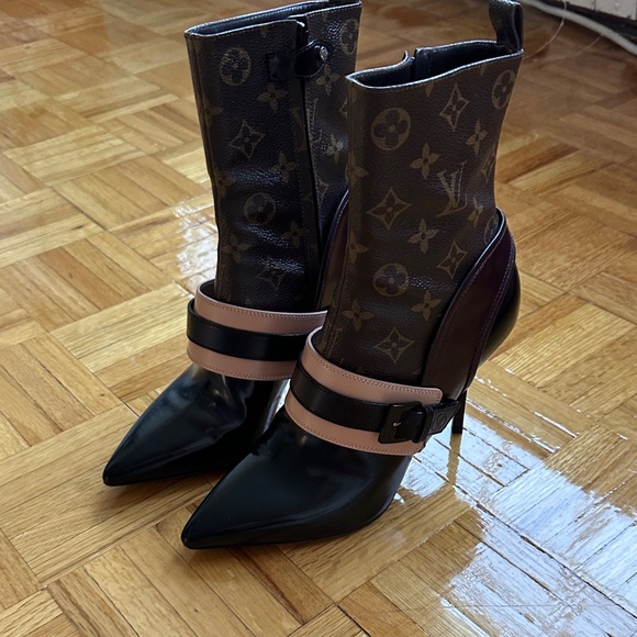Louis Vuitton Black and Brown Heeled Boots - Picture 1 of 11